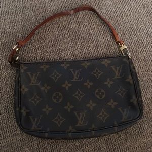 Authentic Louis Vuitton Small Monogram Pochette